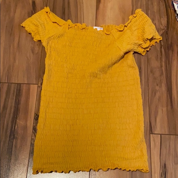 Off the shoulder shirt - Picture 1 of 1